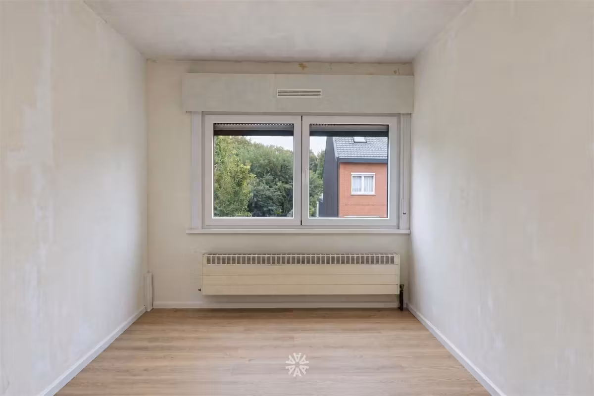 Maison en rangée rénovée avec garage intégré - 4