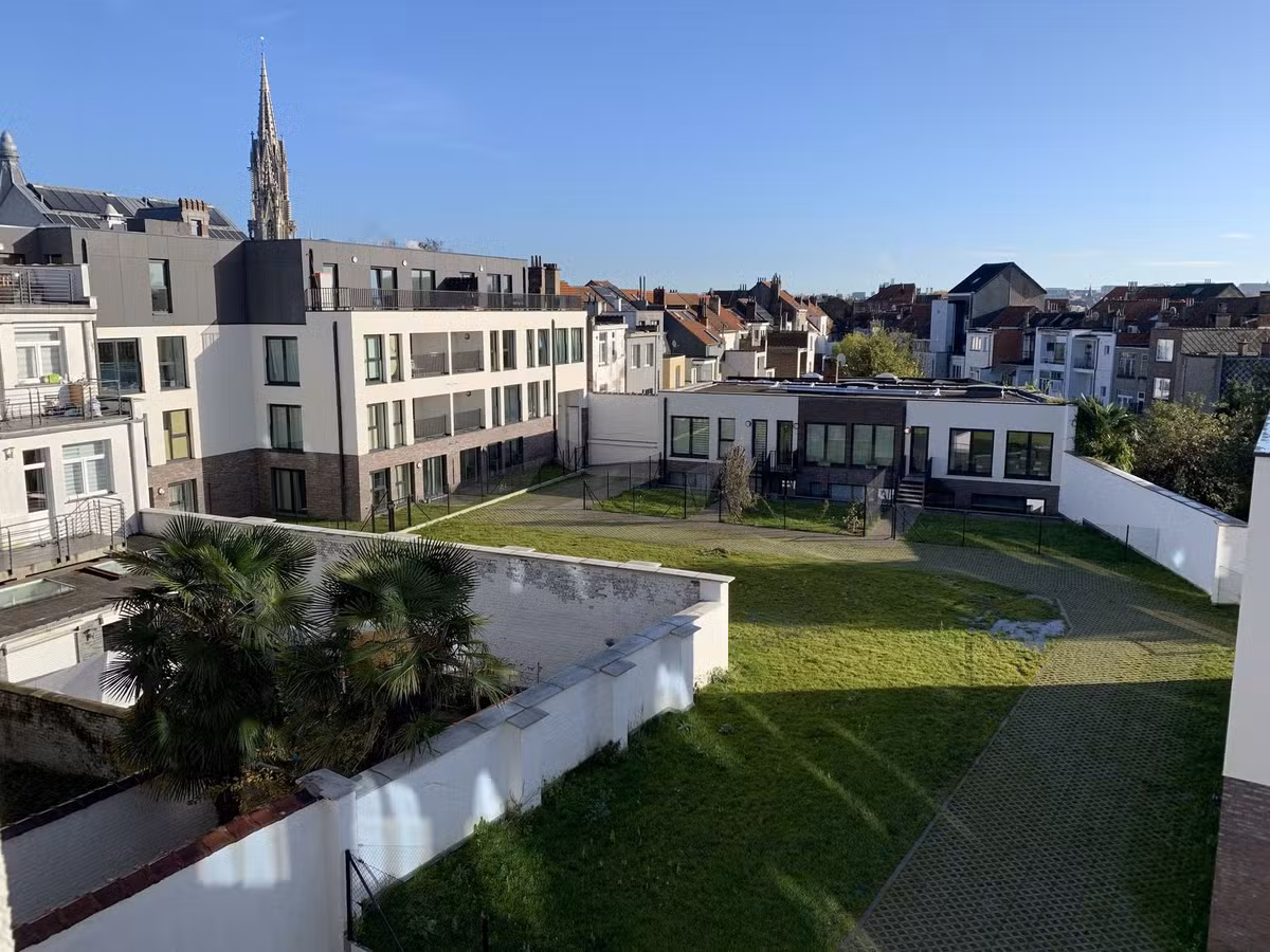 Gemeubileerd appartement met terras in Laeken - 21