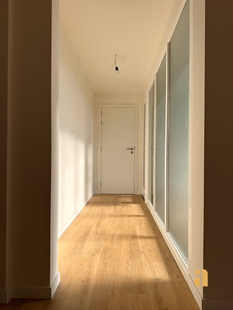 Appartement rénové avec terrasse ensoleillée - 4