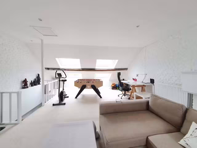 HUIS - TE HUUR - 1180 UKKEL - € 3.500 - 9