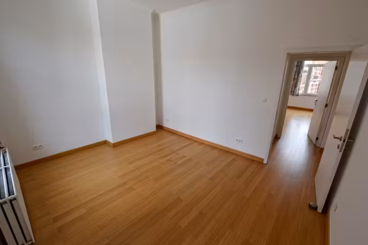 Bel appartement rénové proche de la Place Louise - 8