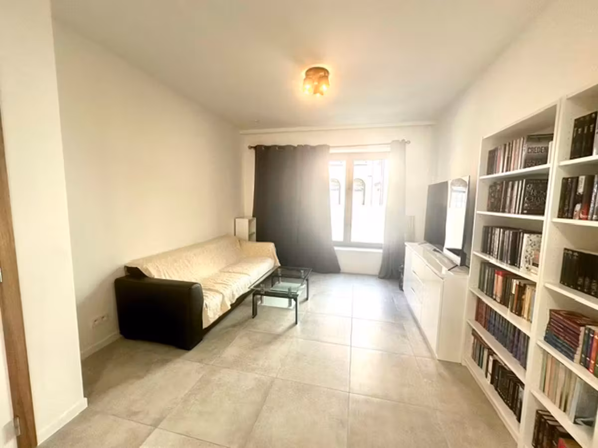 Appartement rénové au rez-de-chaussée avec terrasse - 1