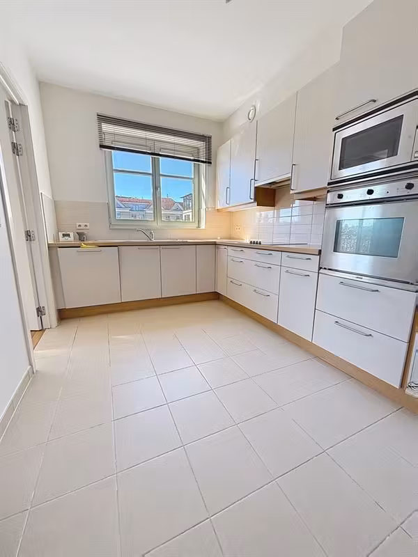 3-Bedroom Apartment, 2 Bathrooms, Terrace & Parking - 4