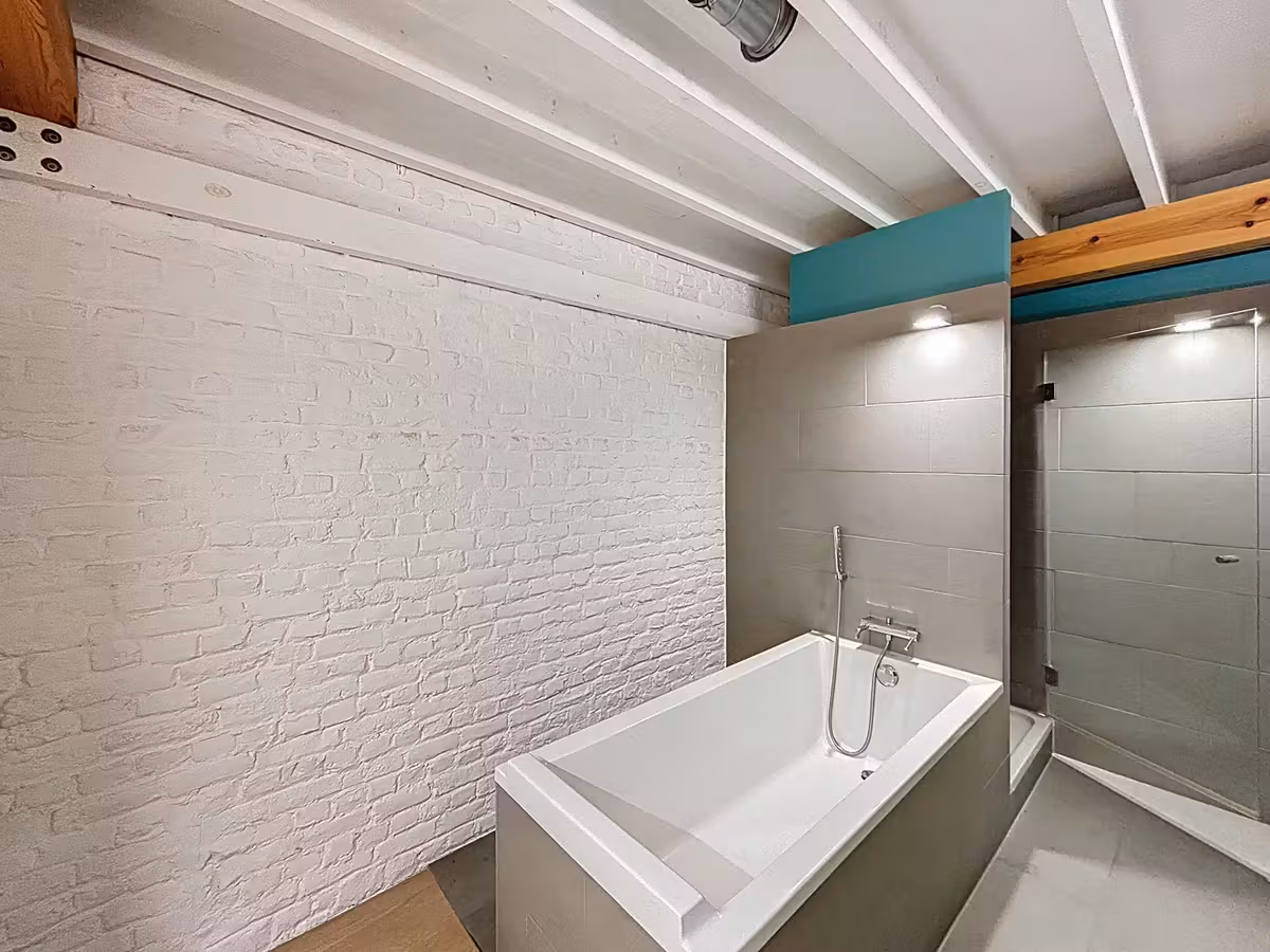 Bright loft with terrace in Sint-Gillis - 4