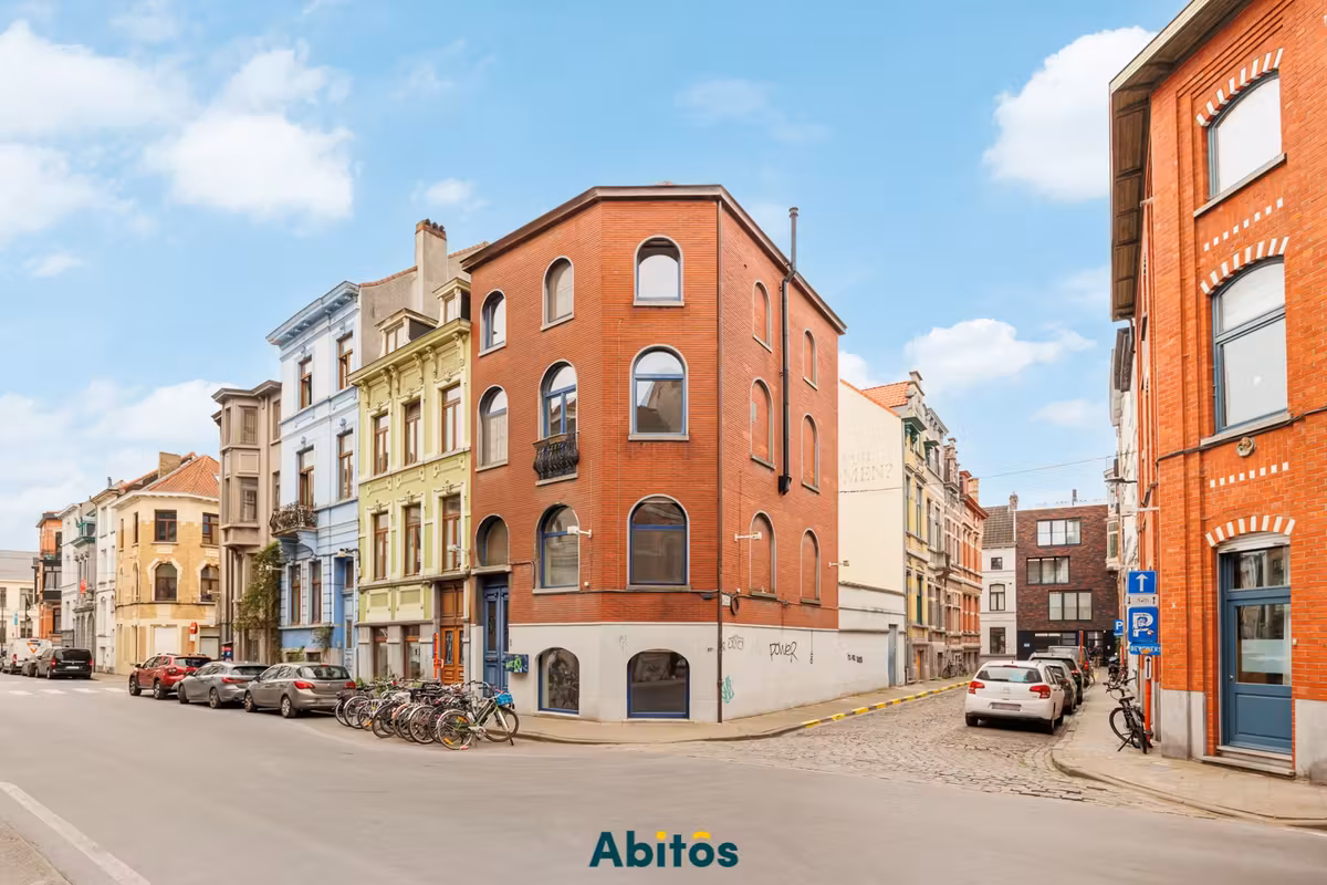 UNIEK TRIPLEX-APPARTEMENT MET 3 SLAAPKAMERS EN PRACHTIG UITZICHT IN HARTJE GENT - 2