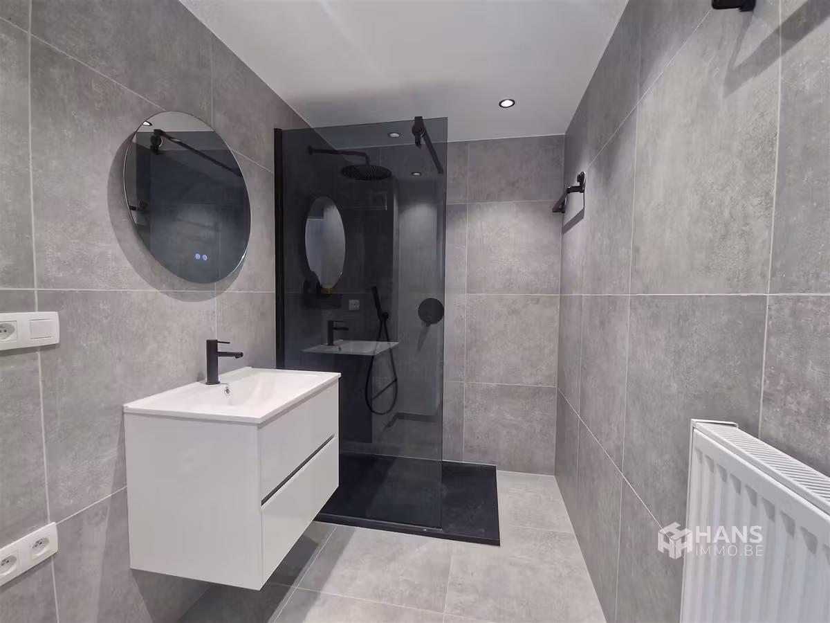 Renovated apartment with 2 bedrooms and terrace in Berchem - 10