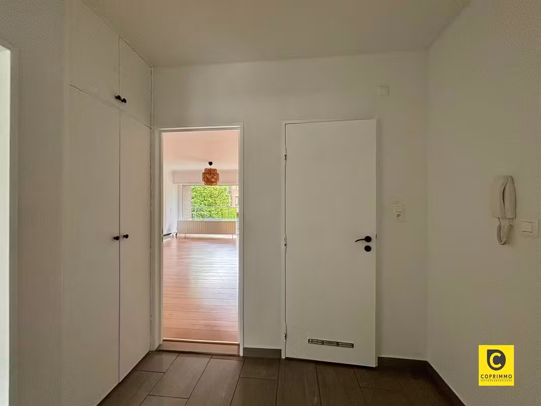 Charmant 2-slaapkamerappartement met terras en garagebox te Berchem - 5