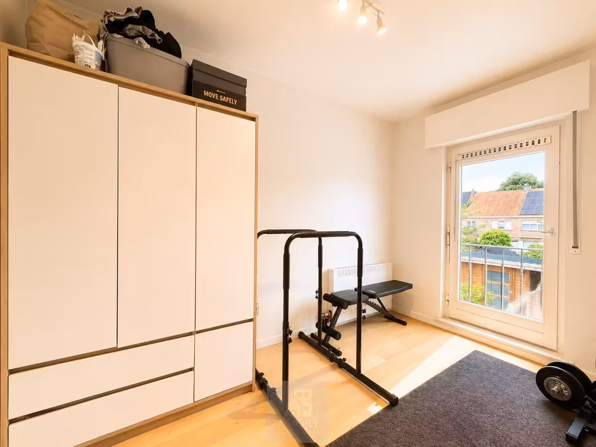 Appartement rénové avec 2 chambres à coucher et garage - 8
