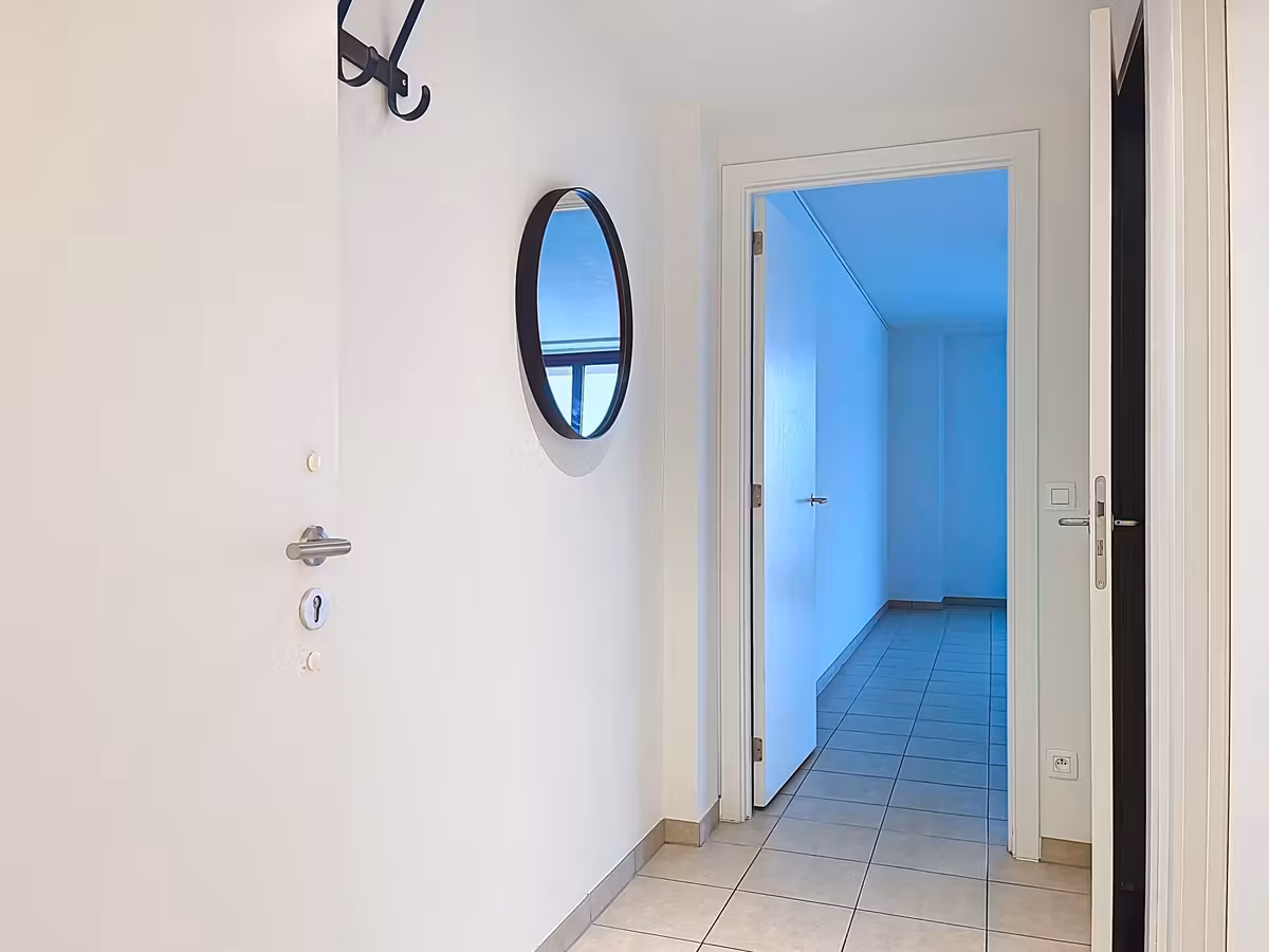 Ruime studio op 12de verdieping te huur in Molenbeek - 4