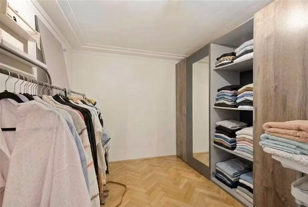 Charmant 2-slaapkamerappartement in prachtige art-deco woning - 15