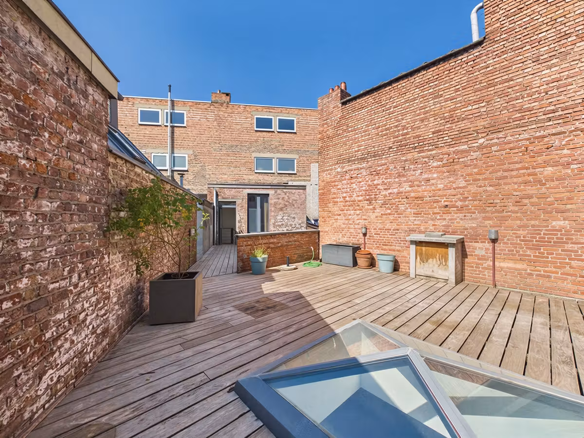 Architect-designed house with 5 bedrooms and terraces - 2