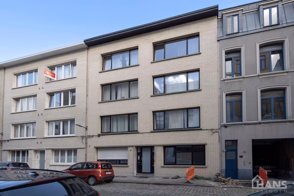 Two-bedroom apartment with balcony - 2