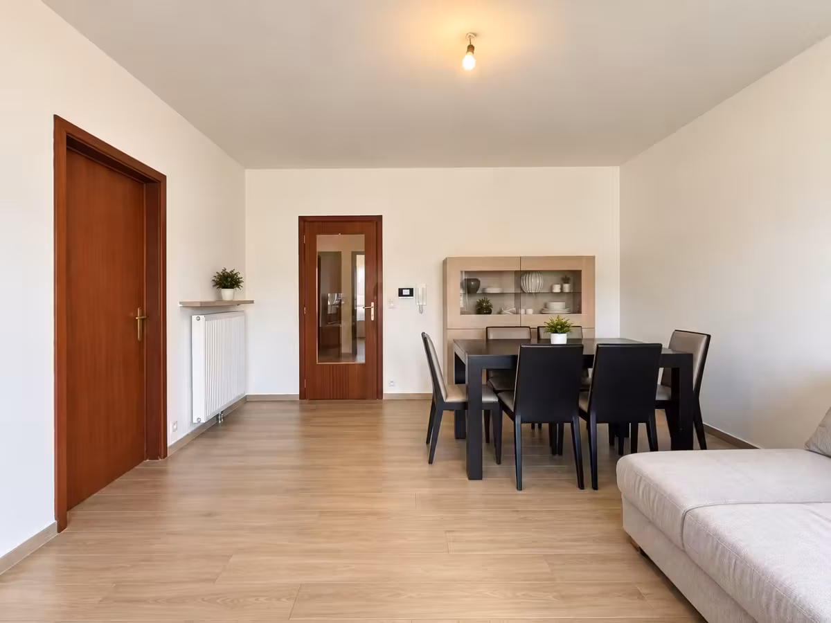 Appartement rénové avec 2 chambres à coucher et garage - 9