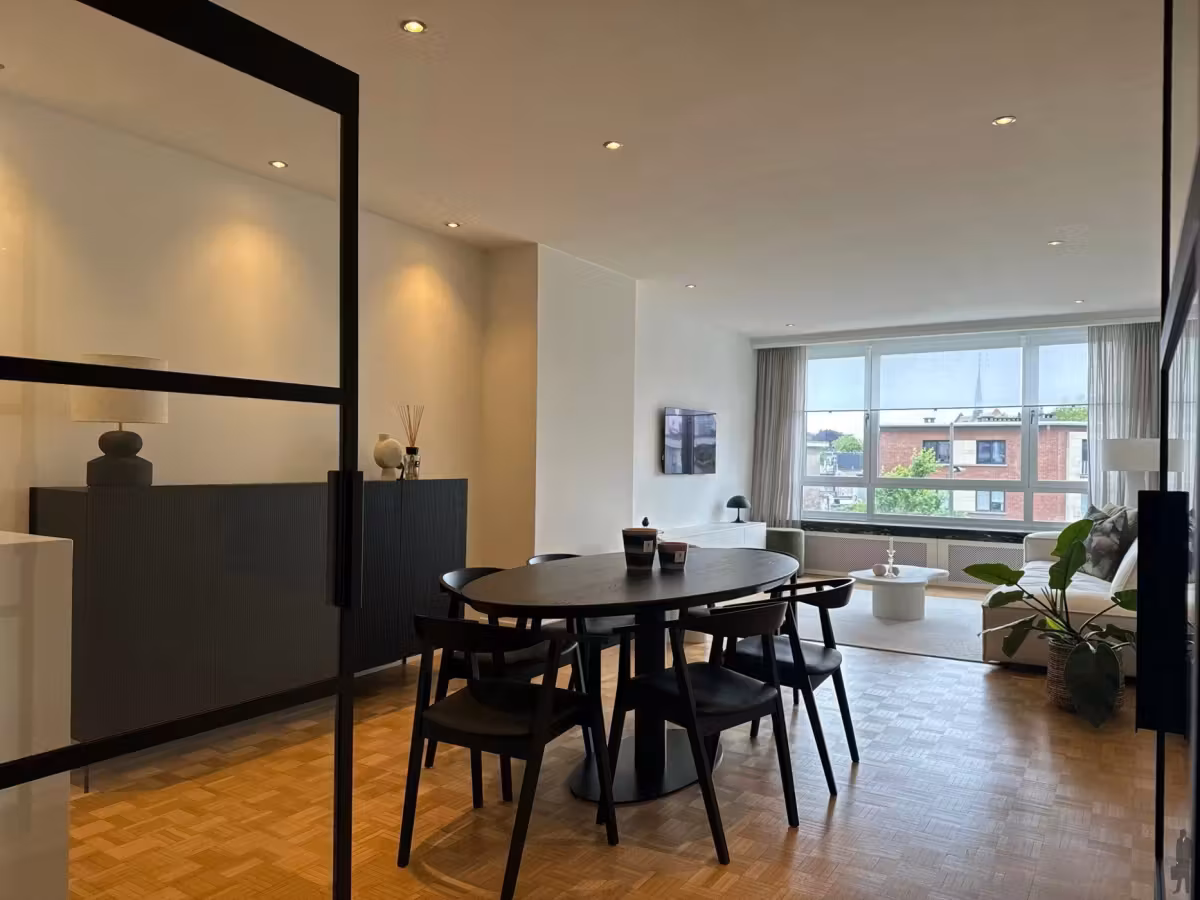Appartement lumineux 1 chambre avec terrasse et garage à Wilrijk