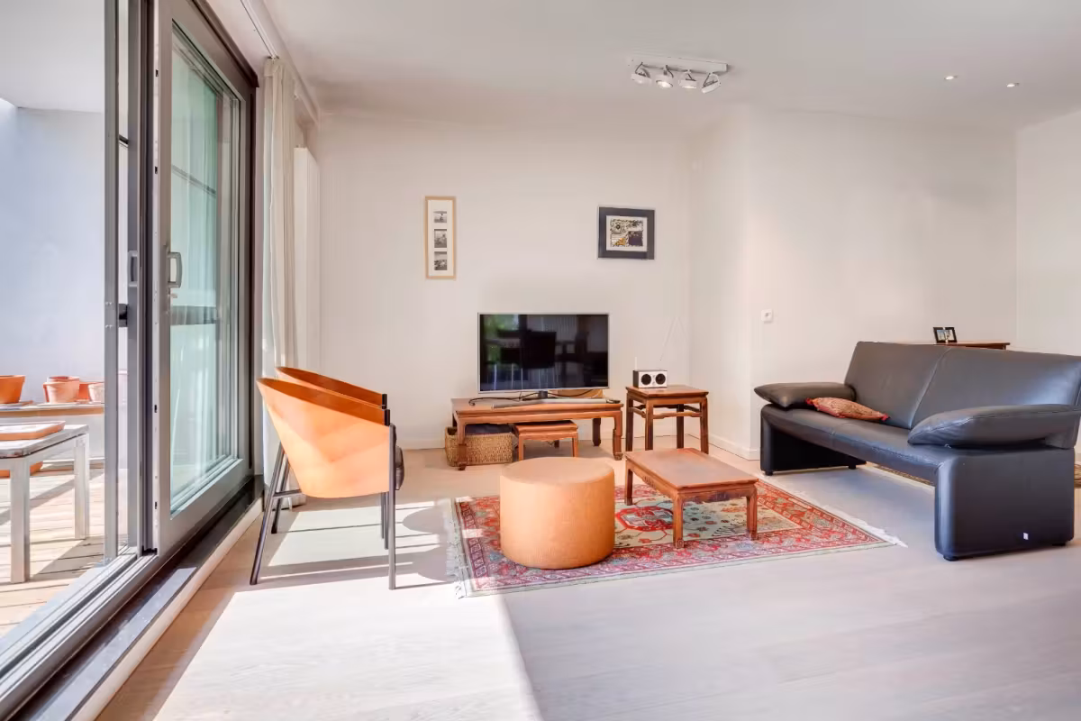 Move-in ready modern apartment with terrace and underground parking - 6