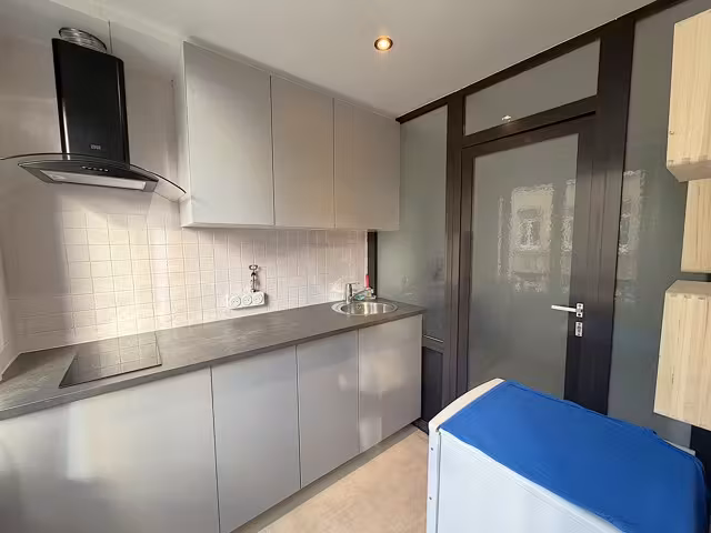 Studio with balcony in Saint-Gilles - 3