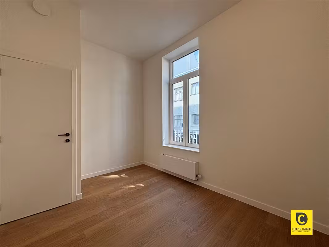 Gerenoveerd 2 slaapkamer appartement met terras in Antwerpen-Zuid - 3