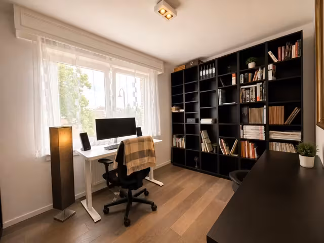 100 sqm apartment with balconies in Forest - 4