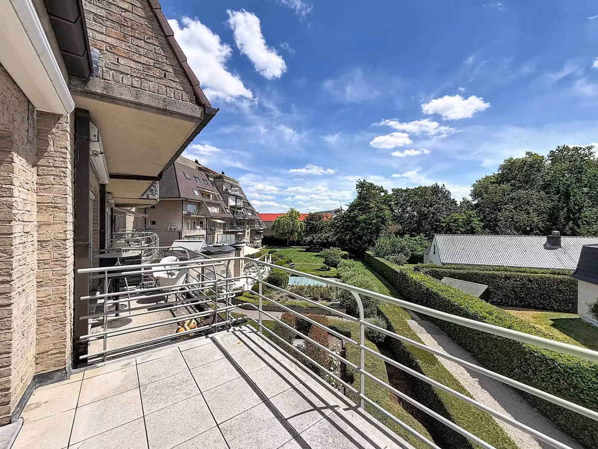 1-bedroom apartment with hotel service for rent - 11