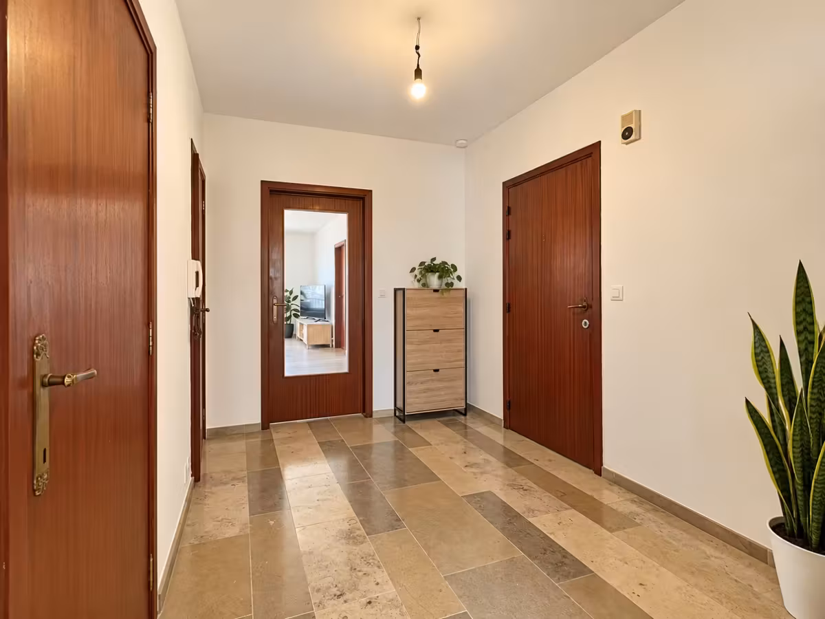 Appartement rénové avec 2 chambres à coucher et garage - 5