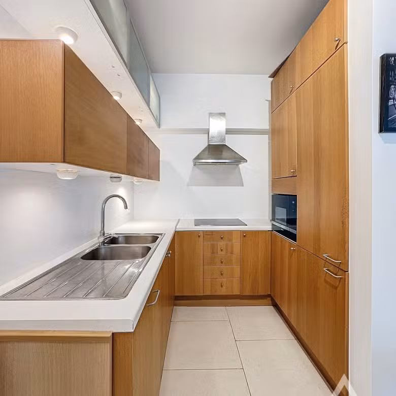 Furnished 2-bedroom apartment with terrace - 3