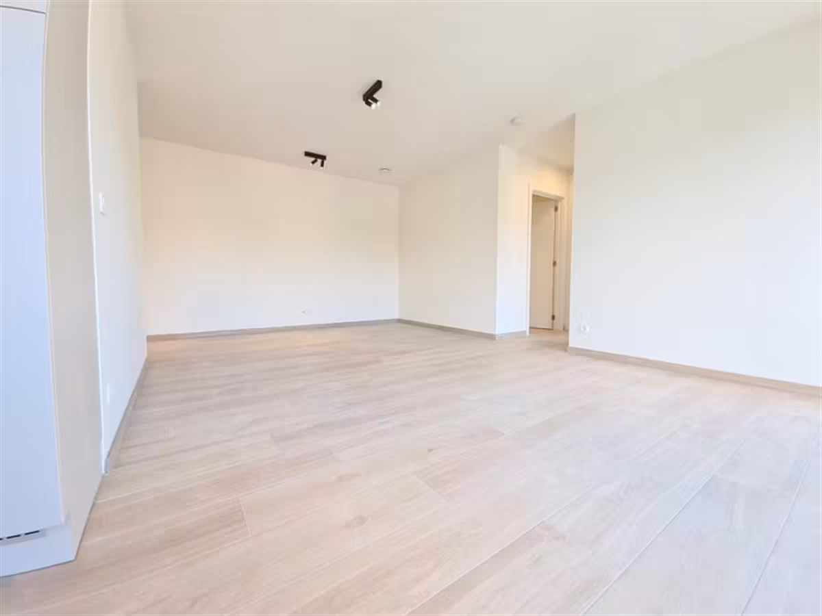 Recent luxury 1-bedroom apartment with terrace and parking - 4
