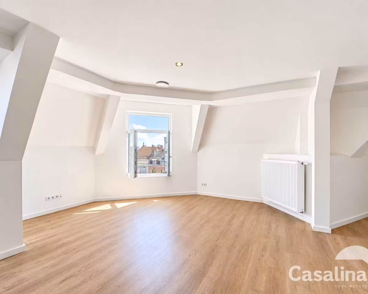 Three-bedroom duplex apartment for rent - 11