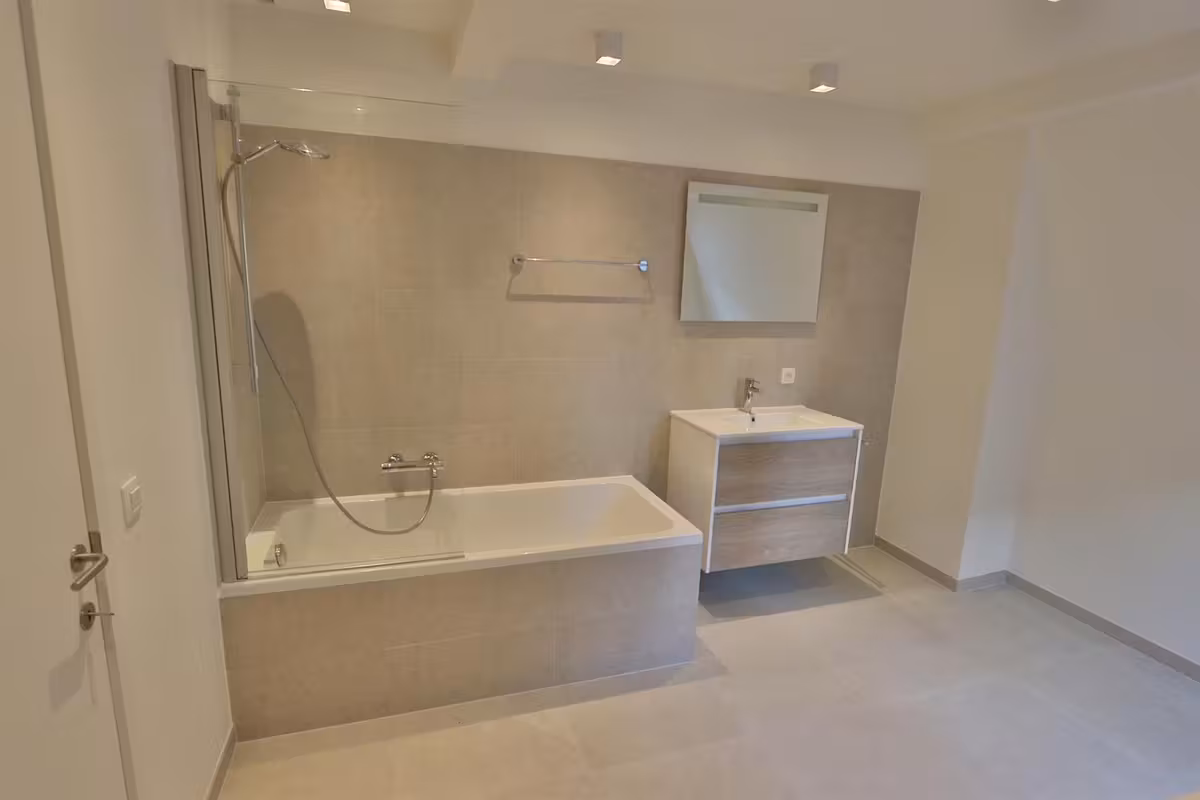 Ruime triplex flat in de Troonwijk - 5