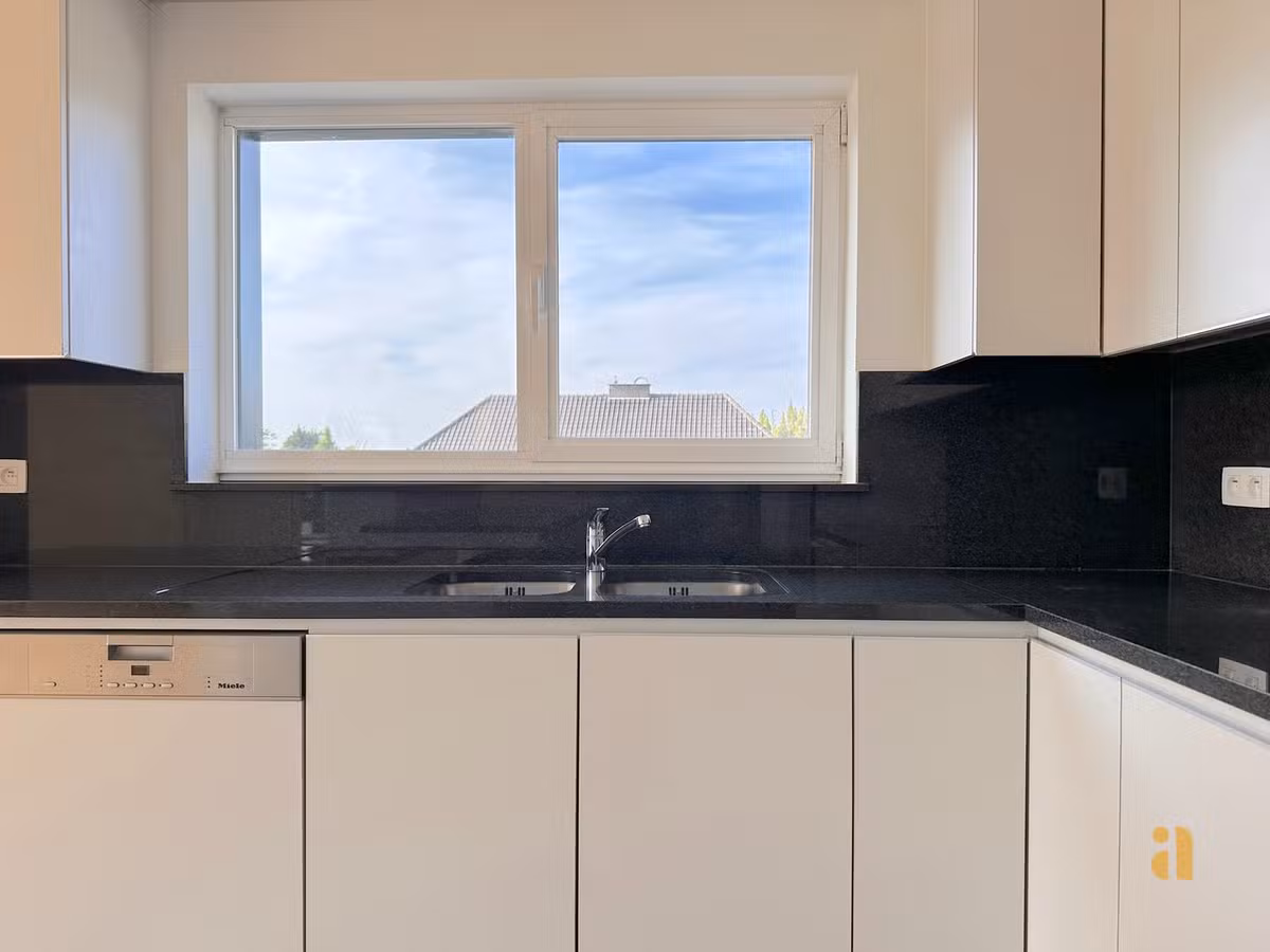 Appartement rénové avec terrasse ensoleillée - 19