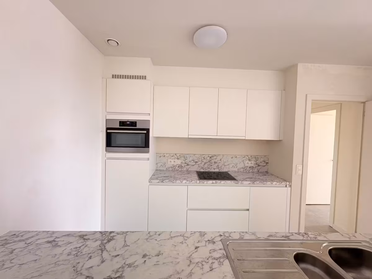 Appartement avec une chambre, bureau et terrasse - 3