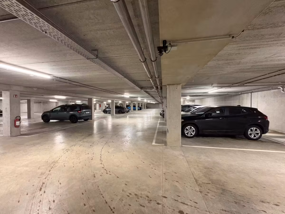 Twee-slaapkamer appartement met groot terras - 11