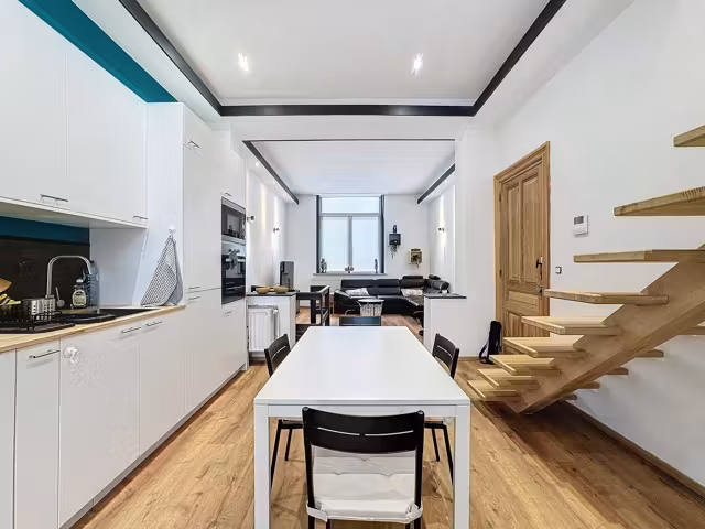 Studentenflat in Saint-Gilles met XXL terras - 13