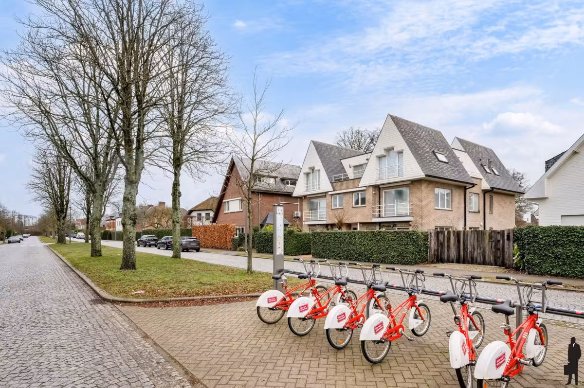 Ruim villa-appartement met 4 slaapkamers & garage - 3