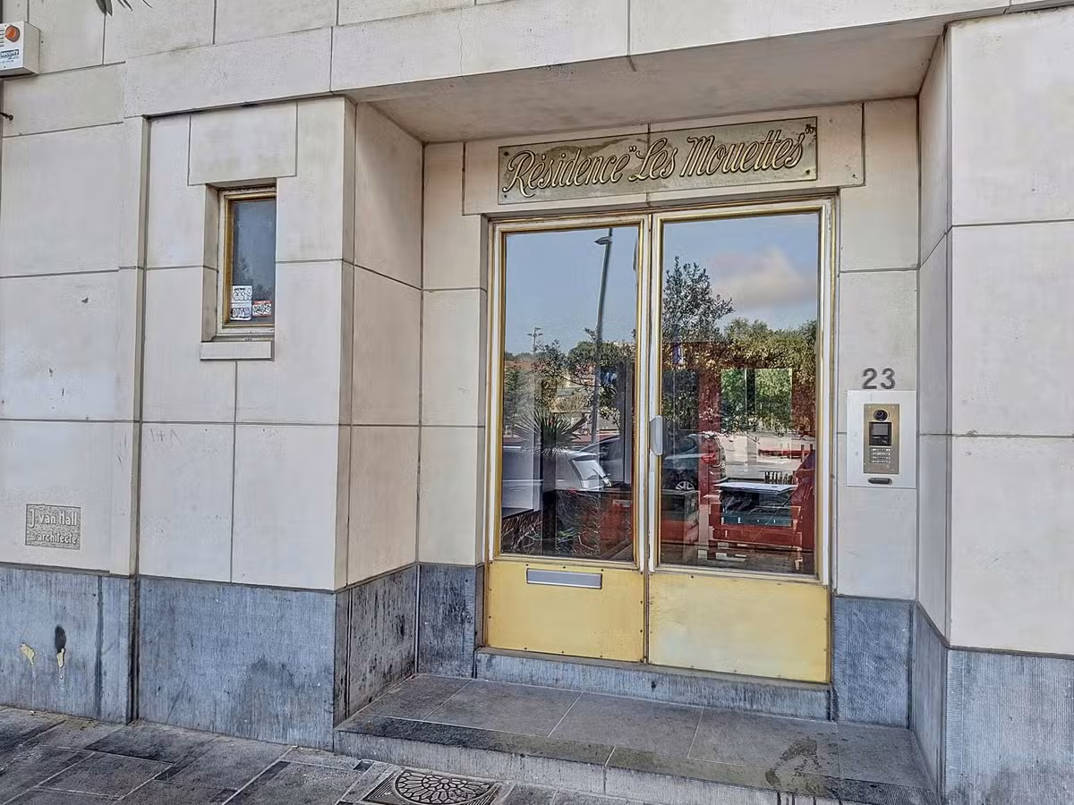 Gemeubelde studio aan Place Flagey - 2