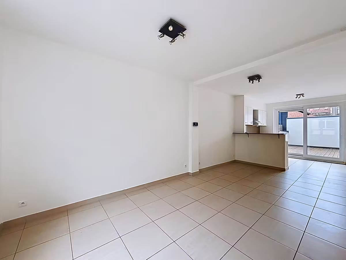 Gerenoveerd appartement met terras in Elsene - 5