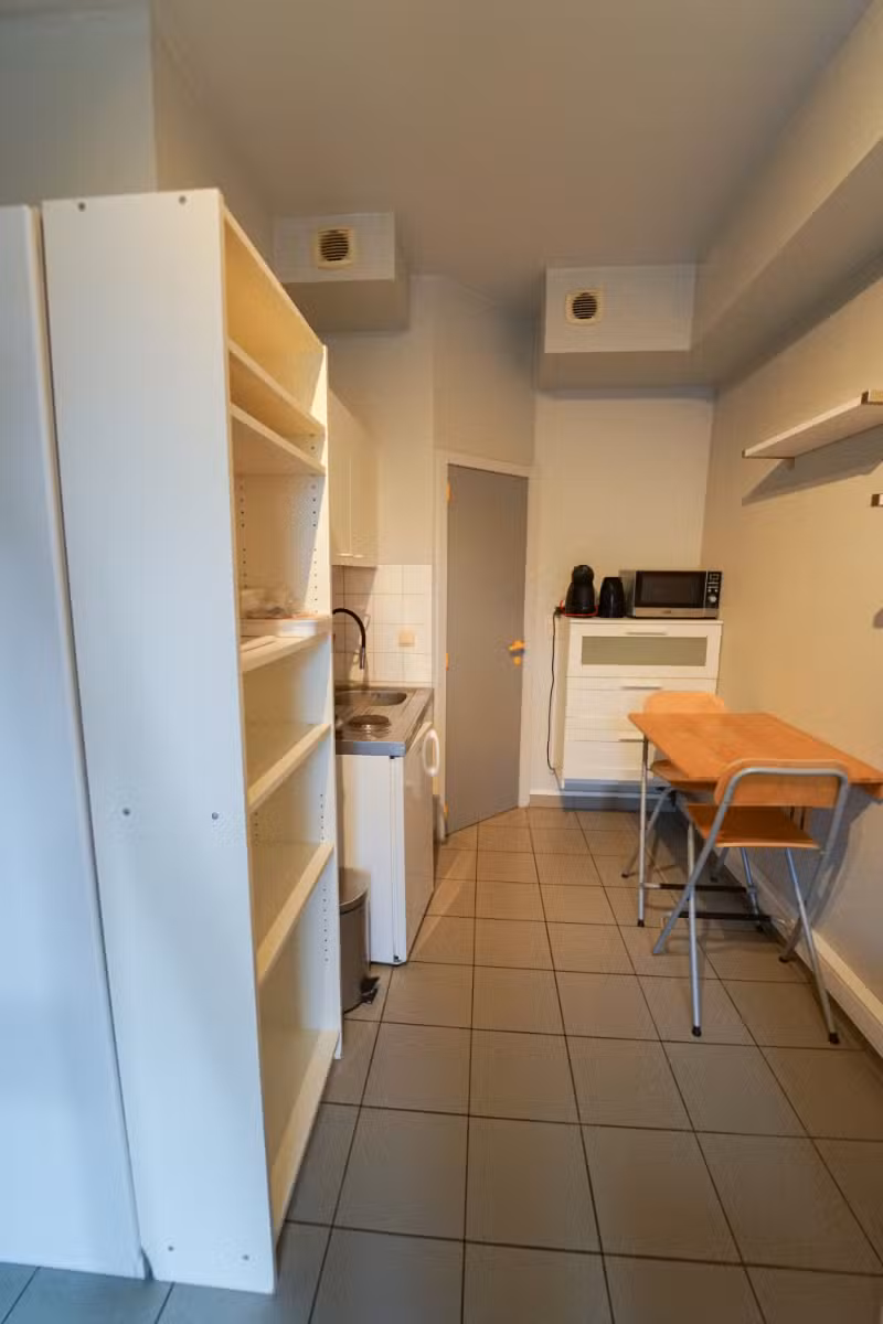 Bemeubelde studentenstudio zonder domicilie - 3