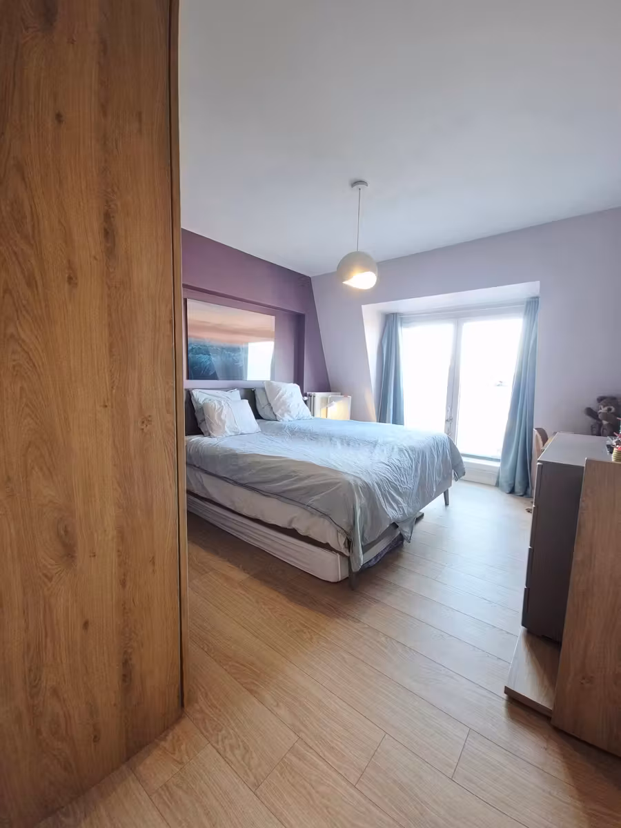 Exceptional penthouse with west-facing balcony in the EU district - 11