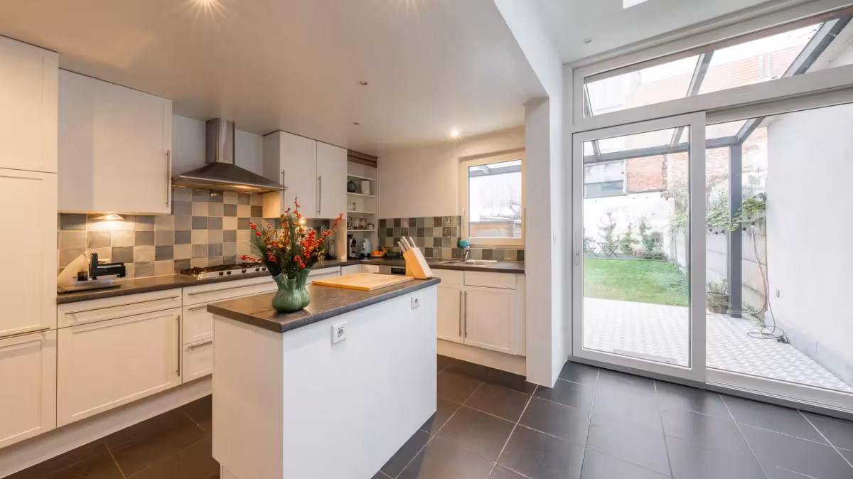 Ruime bemeubelde woning met tuin en 4 slaapkamers - 9