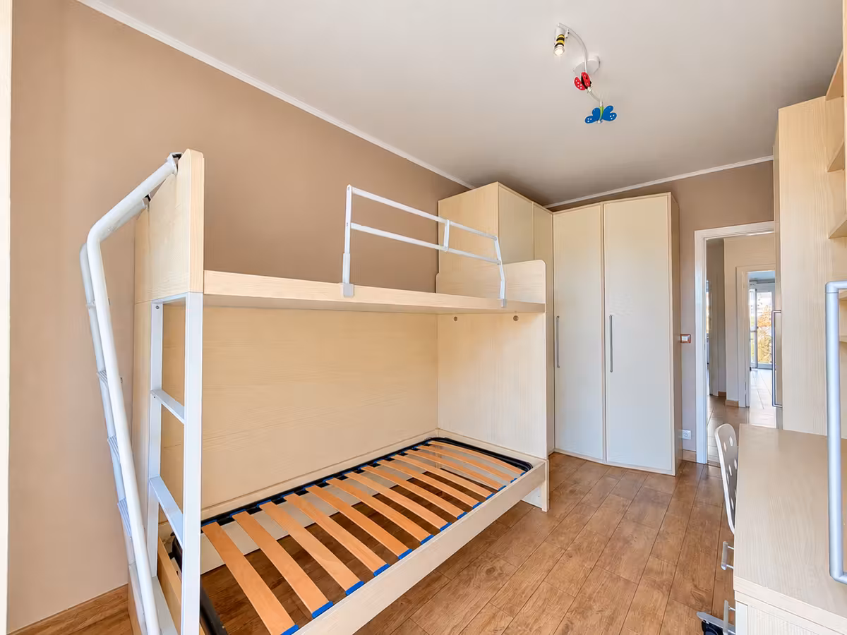 2-bedroom apartment with unobstructed views - 12