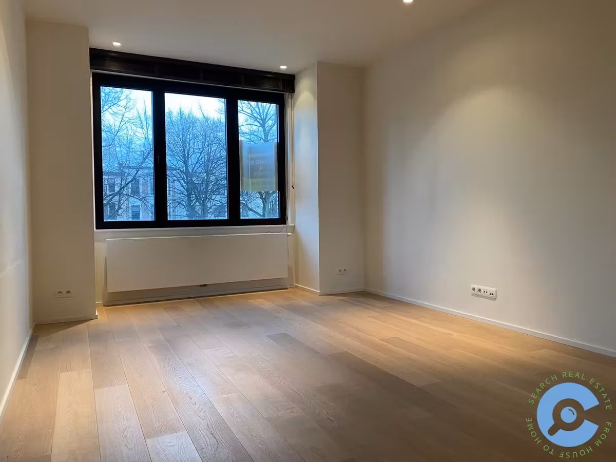 Spacious 2-bedroom apartment in a prime location - 4