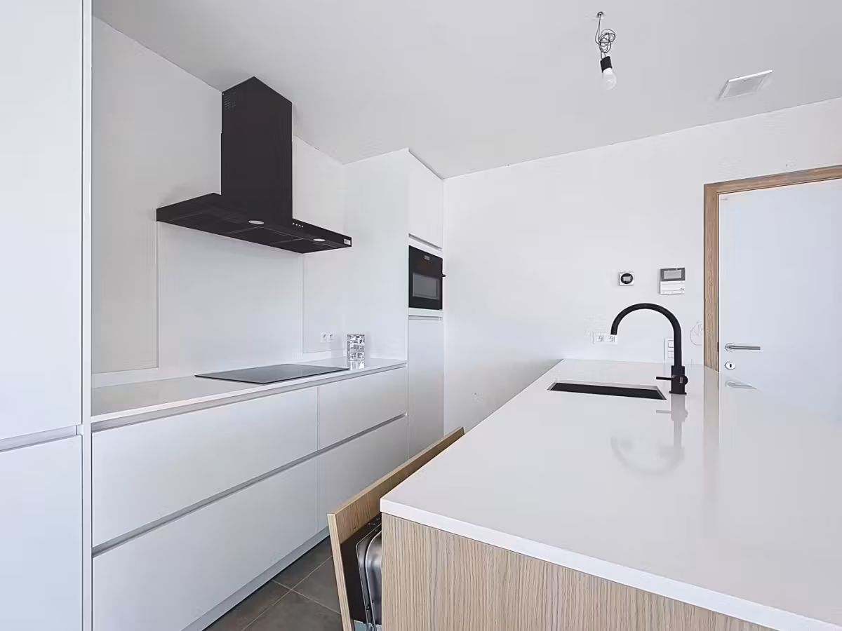 Lichtrijk 3 slaapkamer appartement te Oostakker - 9