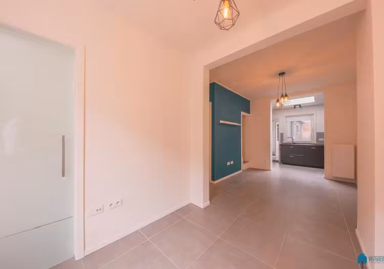 Renovated family house with courtyard - 4
