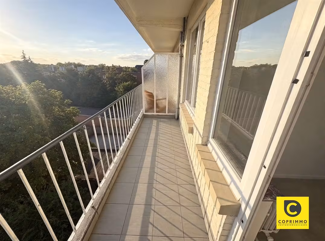 Spacious 3-bedroom apartment with terrace in Berchem - 2