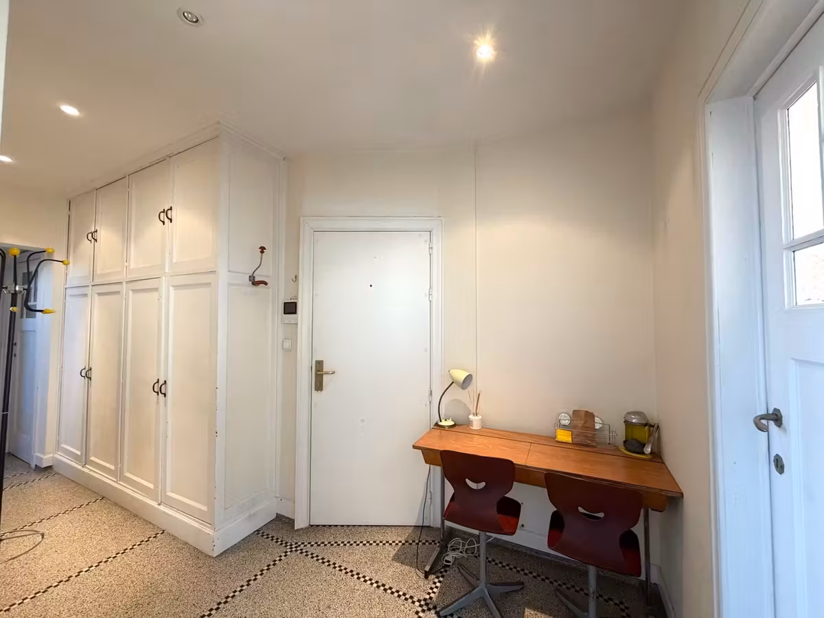 Furnished 1-bedroom apartment with terrace in Cee District - 12