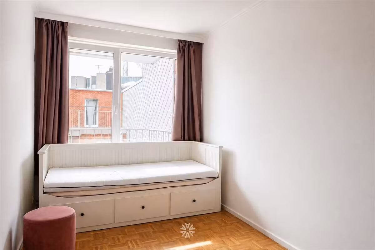 Spacious furnished three-bedroom apartment for rent near Zuidpark Ghent - 5