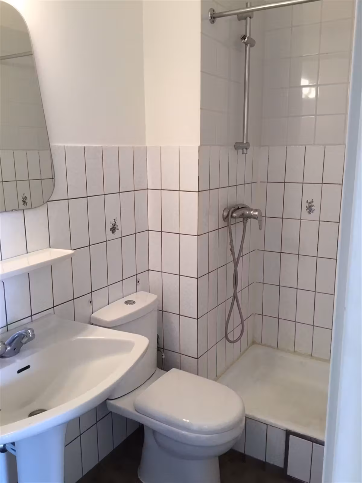 Ongemeubeld mooie Studio met zicht op Maria-Louizasquare - 4