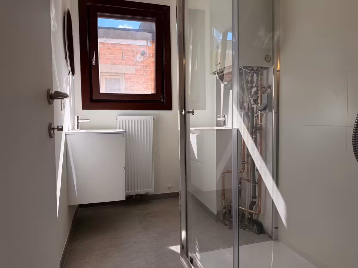 Energy-efficient apartment with solar panels - 10