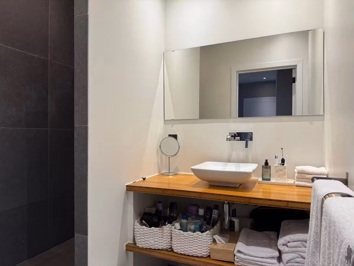 Bright 1-bedroom apartment with terrace and garage in Wilrijk - 5