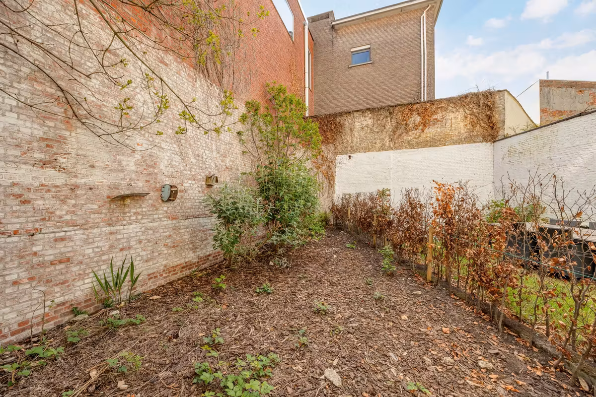 APPARTEMENT MET TUIN - 2