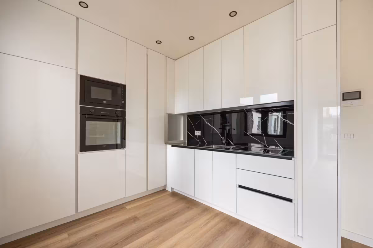 Gerenoveerd appartement met 2 slaapkamers en terras - 3